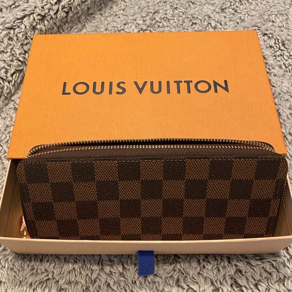 Louis Vuitton Damier Wallet